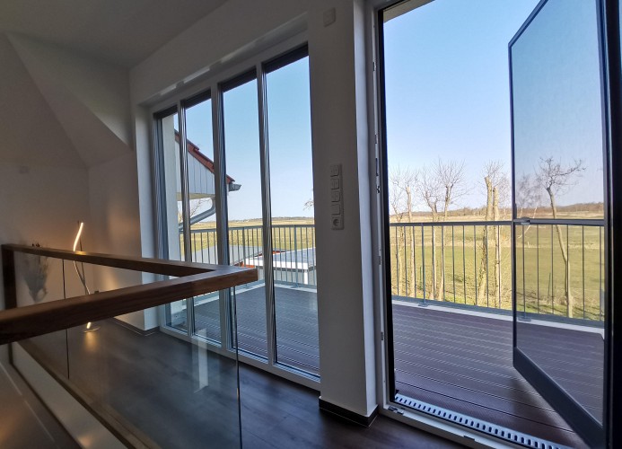 2 Terrassen und 2 Balkone vorhanden